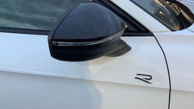 Volkswagen Passat 1.5 TSI eHybrid R-Line 5dr DSG Estate